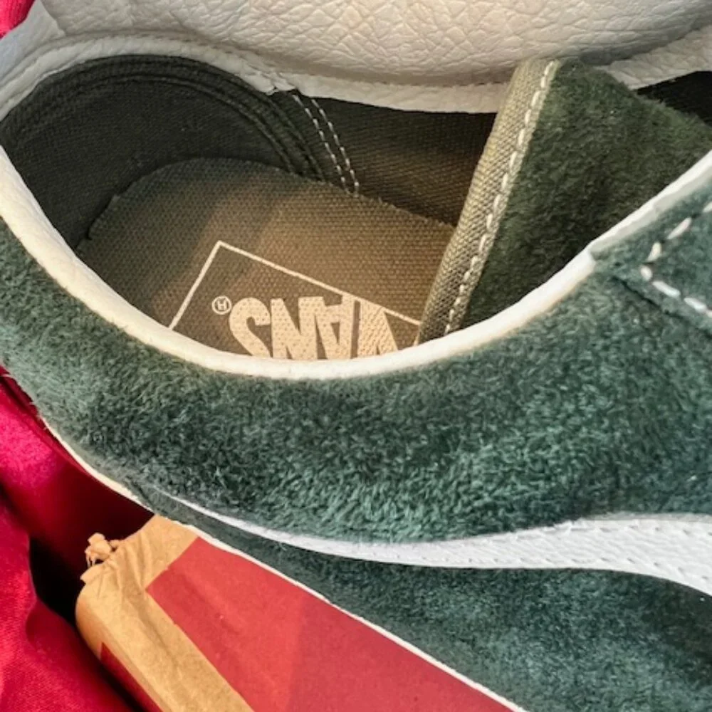 Vans Old Skool low top sneakers dark green suede white colorway Men's 11.5 skate